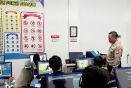 Grogi Hadapi Ujian e-AVIS, Pemohon SIM di Nganjuk Berubah Percaya Diri Berkat "Polantas Menyapa"