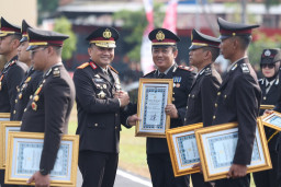 Dedikasi di Hari Kemerdekaan, AKP Didik Hariyono Raih Penghargaan atas Penanganan dan Identifikasi Korban KMP Tunu Prata