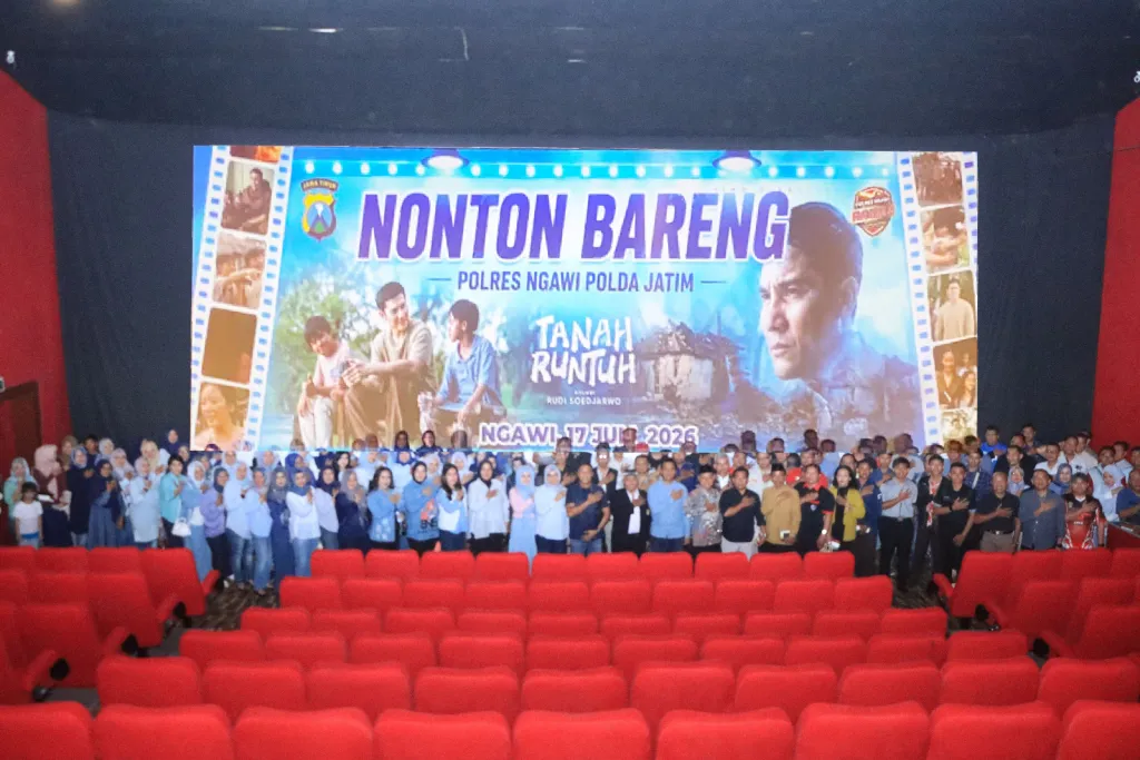Nobar Film "Tanah Runtuh", Polres Ngawi Perkuat Semangat Kebangsaan dan Sinergitas Bersama Masyarakat