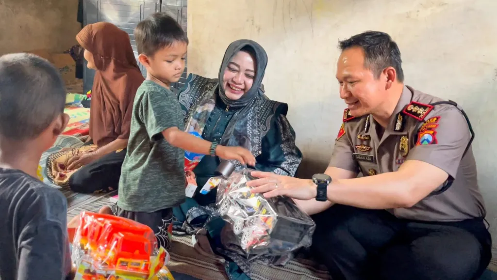 Kapolres Ponorogo Bersama Plt. Bupati Takziah ke Rumah Duka Almarhumah Lu’Lu Atunni’mah, Wujud Kepedulian dan Sinergi Po