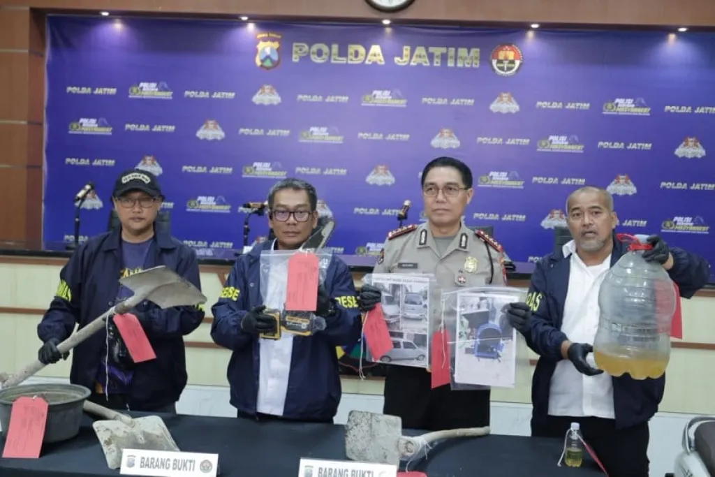Polda Jatim Ungkap Dugaan Pembunuhan Ibu dan Anak di Madiun, Pria 40 Tahun Jadi Tersangka