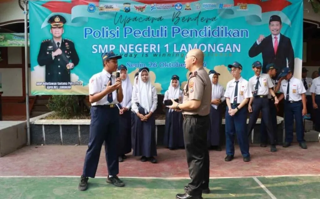 Cegah Kenakalan Remaja, Kapolres Lamongan Ajak Pelajar SMPN 1 Jauhi Narkoba dan Miras