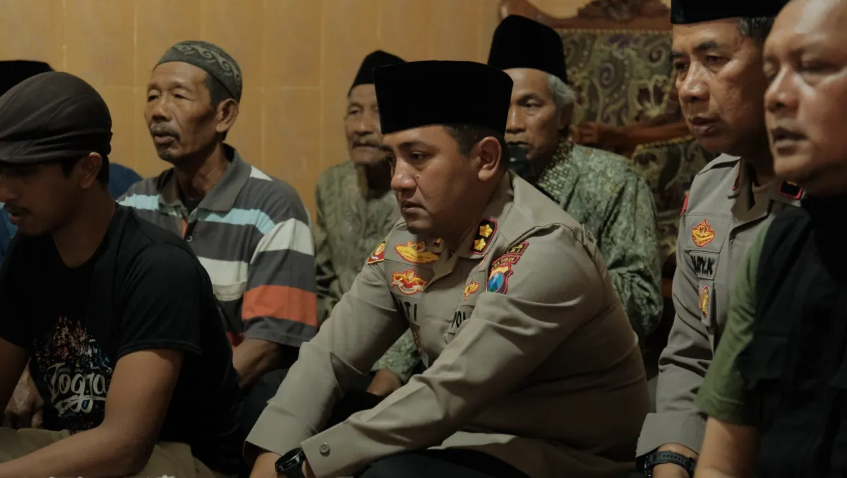 Polres Kediri Dampingi dan Beri Dukungan Moril Keluarga Korban KM Virgo Transport