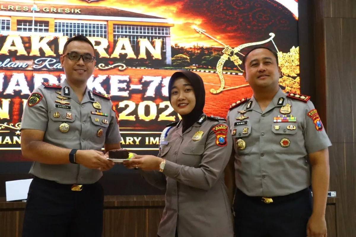 Tasyakuran HUT Polwan ke-78, Kapolres Gresik Tekankan Profesionalisme dan Etika Bermedia Sosial